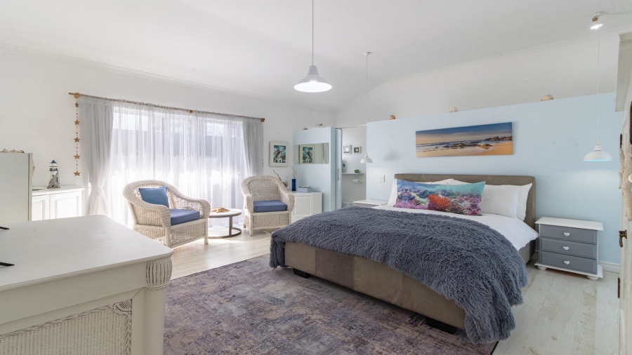 4 Bedroom Property for Sale in Grotto Bay Western Cape